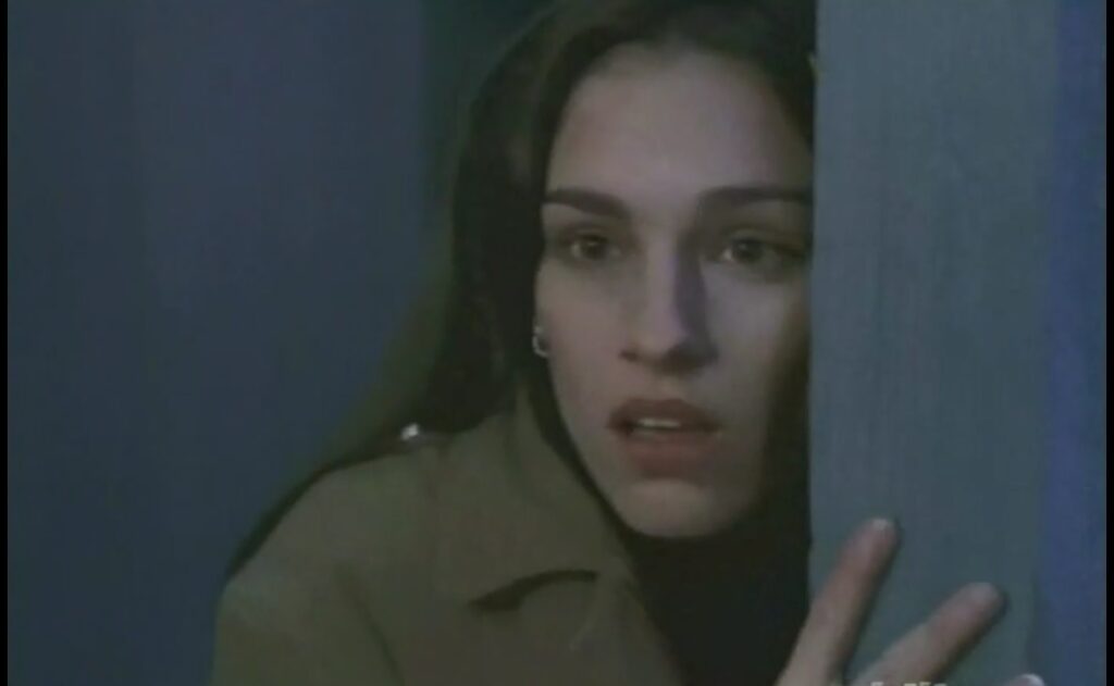 Amy Jo Johnson em Night Visions